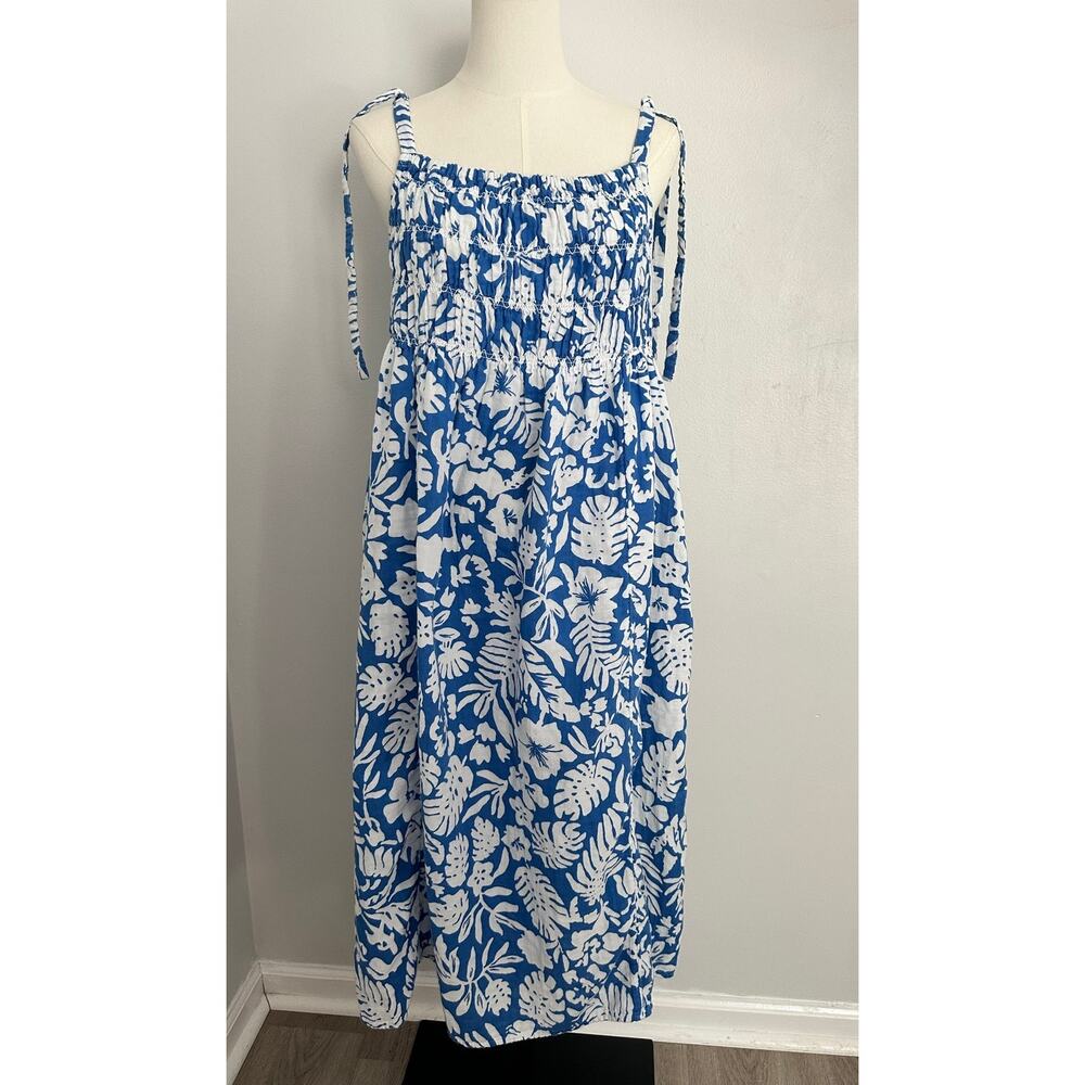 BEACHLUNCHLOUNGE Kali Midi Dress M Blue White Tropical Floral Smocked Tie Strap